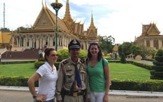 We arrive Royal Palace in Phnompenh